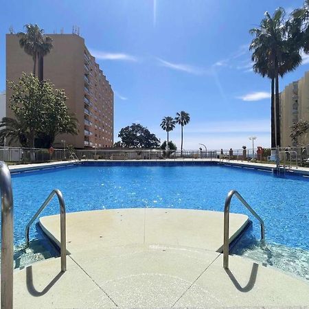 Pool And Beach In Benalmádena Exteriér fotografie